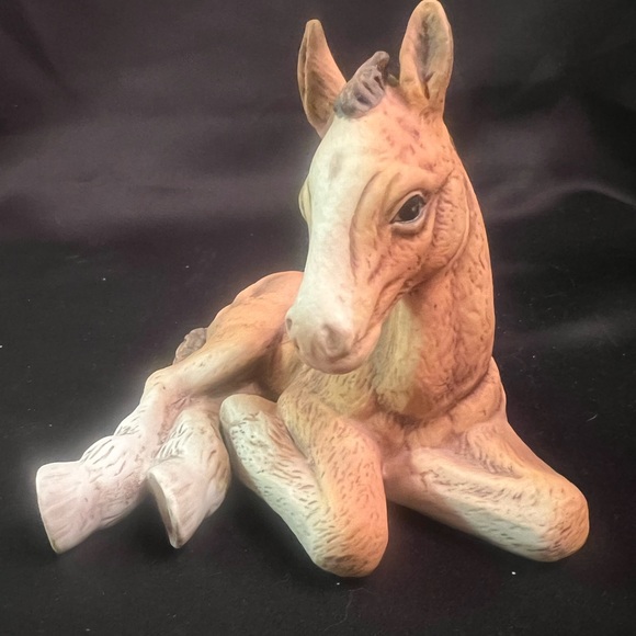 Horse figurine sculpture vtg pony foal signed artist J Brown RSL 1980 - Picture 3 of 11